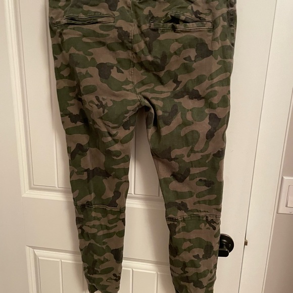 Cameo print pull on pants - Picture 4 of 5